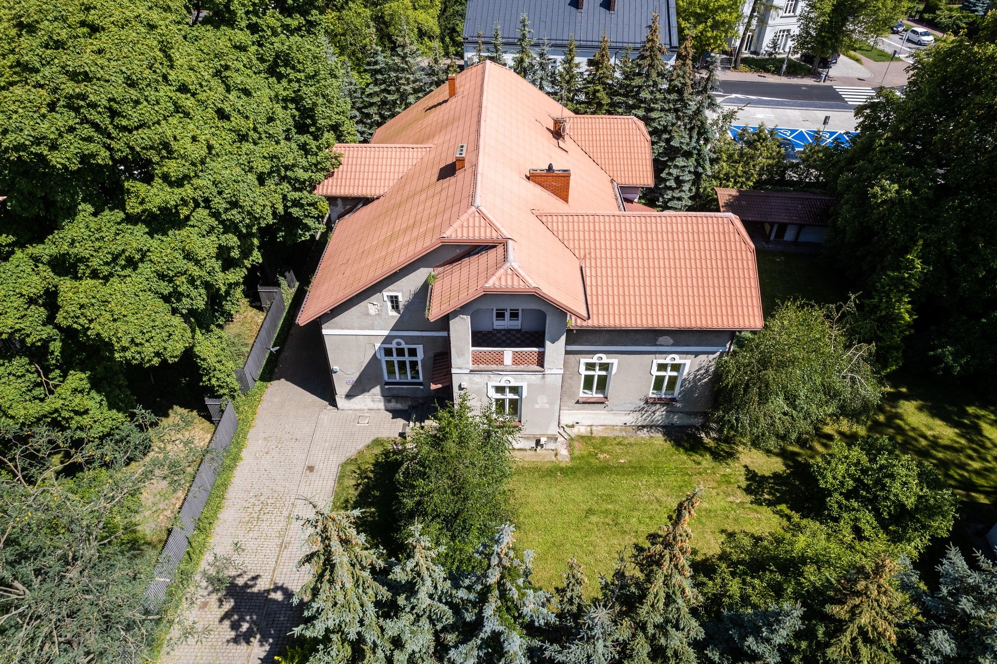 Photos Historic villa for renovation near Warsaw in Grodzisk Mazowiecki