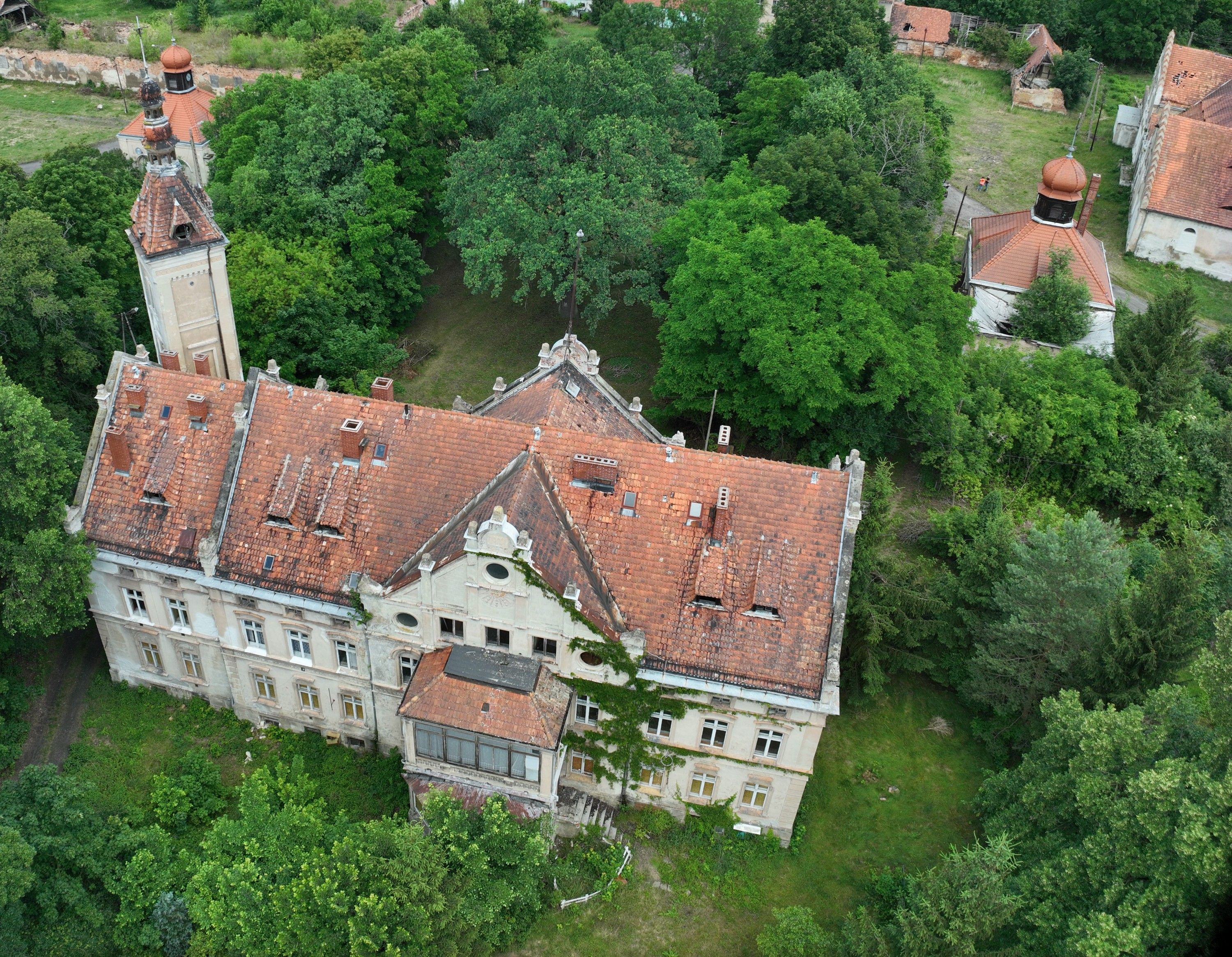 Photos Country manor Jędrzychów in Poland - 76,6 Acres