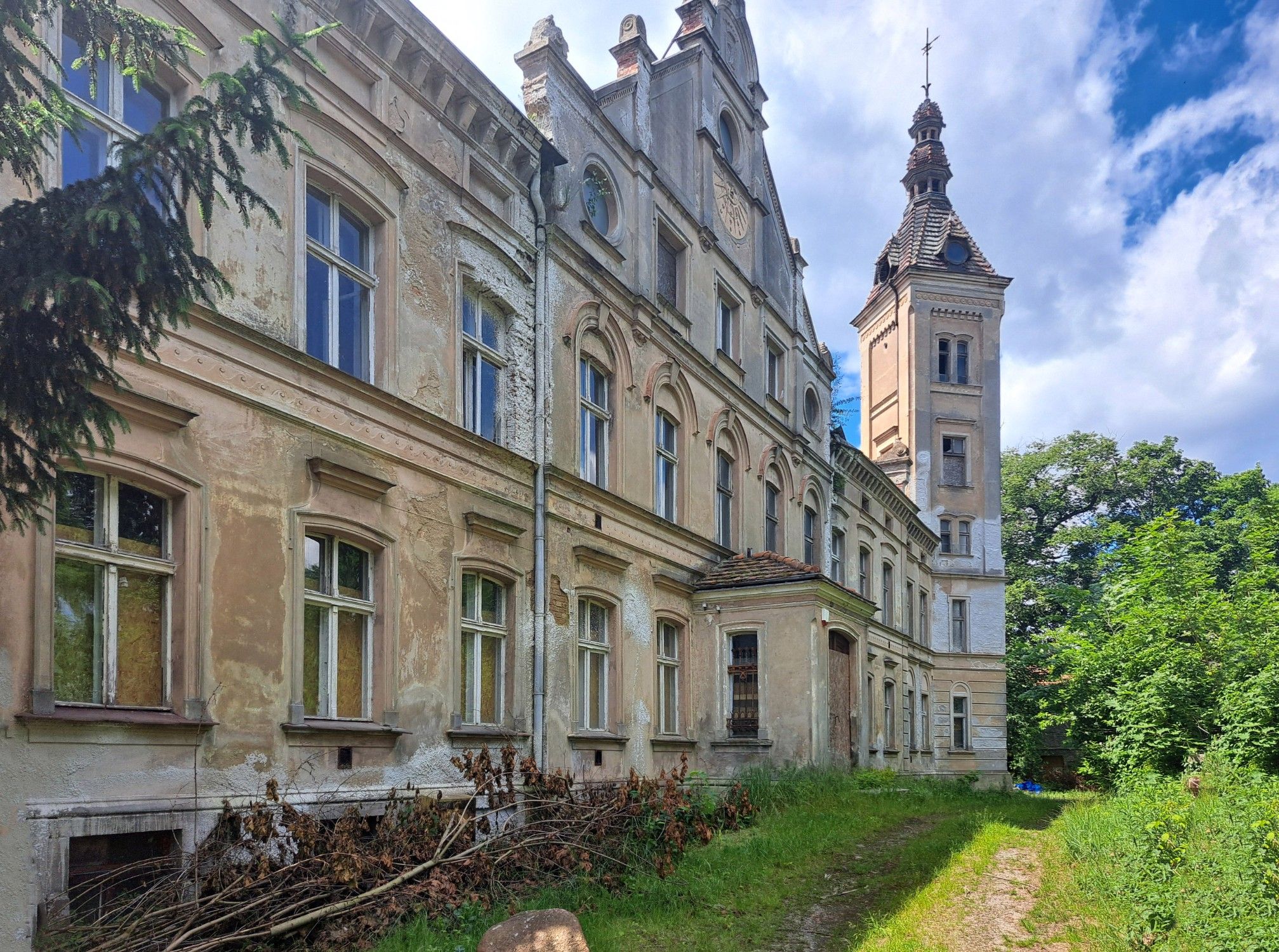 Photos Country manor Jędrzychów in Poland - 76,6 Acres