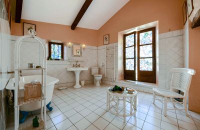 Historic property for sale Aigaliers, Occitania, Image 14/24