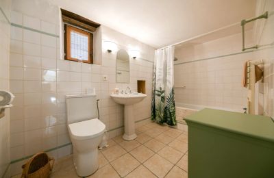 Historic property for sale Aigaliers, Occitania, Image 15/24
