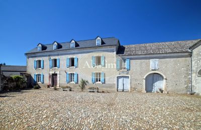 Historic property for sale Nay, New Aquitaine, Main building