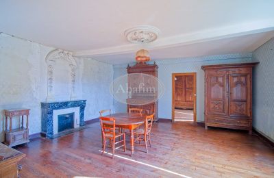 Historic property for sale Nay, New Aquitaine, Image 9/17
