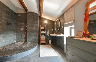 Historic property for sale Uzès, Occitania, Bathroom