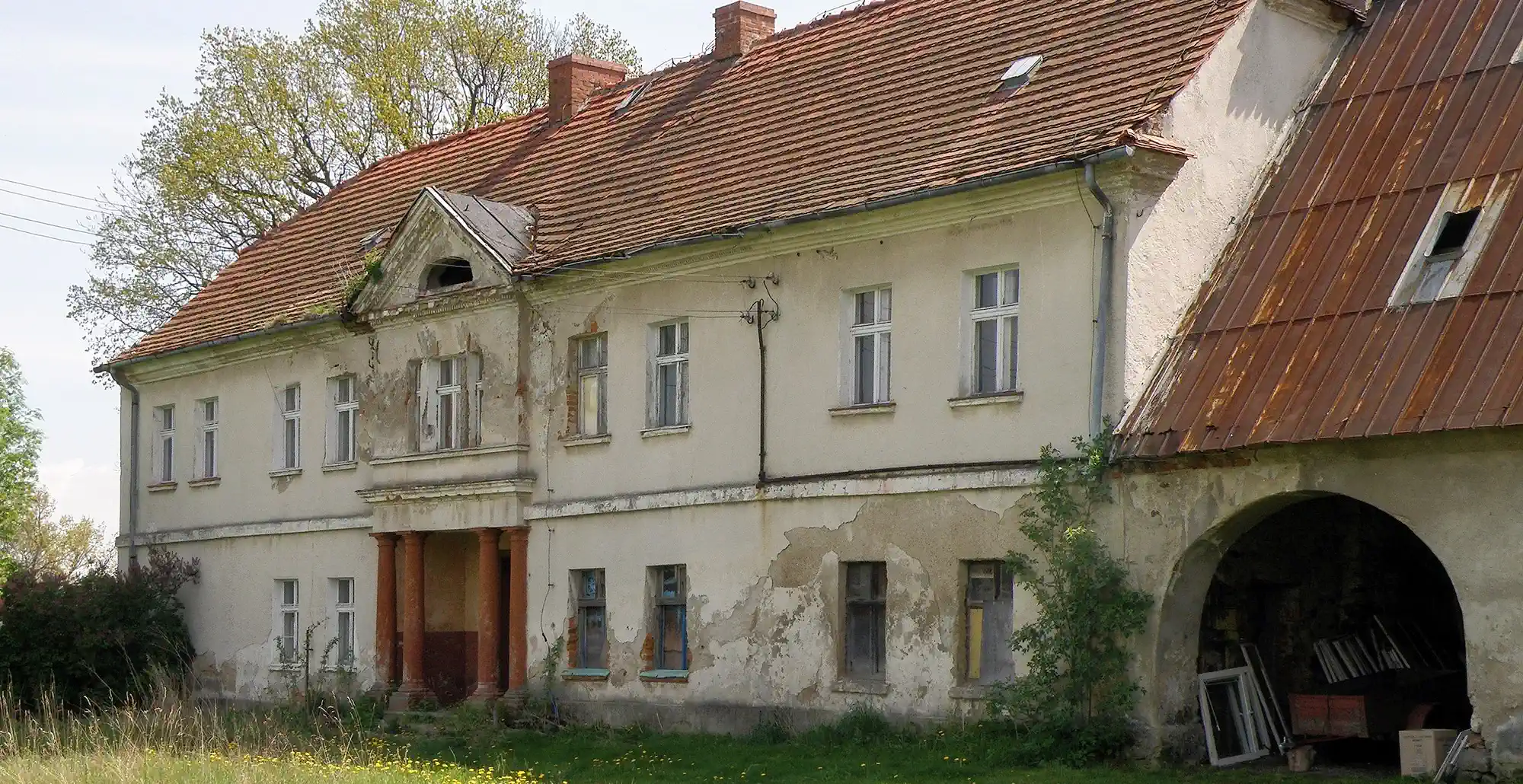 Photos Listed manor with park and outbuildings in Lower Silesia