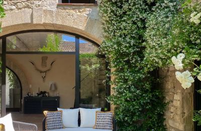 Historic property for sale Uzès, Occitania, Image 13/34