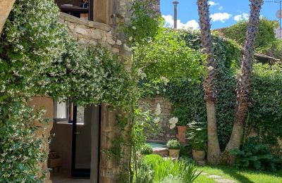 Historic property for sale Uzès, Occitania, Image 3/34