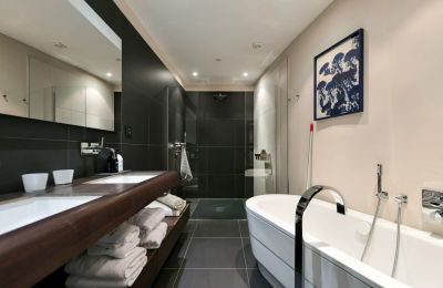 Manor House for sale Uzès, Occitania, Image 18/32