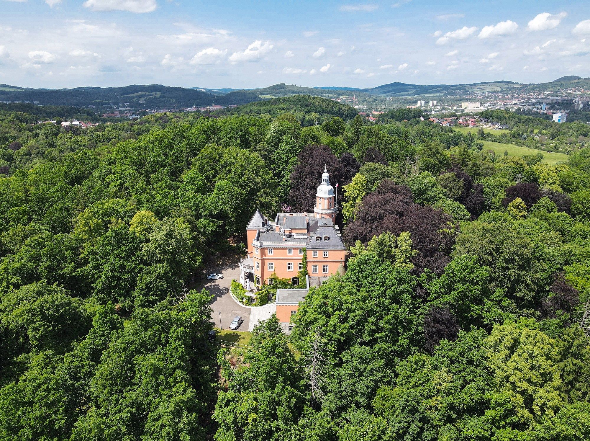 Photos Castle with panoramic views in Hirschberg Valley