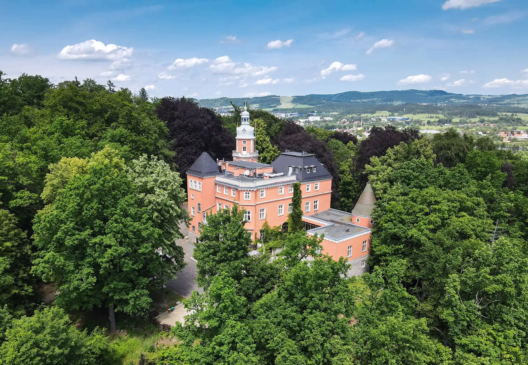 Photos Castle hotel with panoramic views in historic valley of Lower Silesia