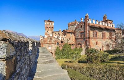 Medieval Castle for sale Pavone Canavese, Piemont, Image 33/38
