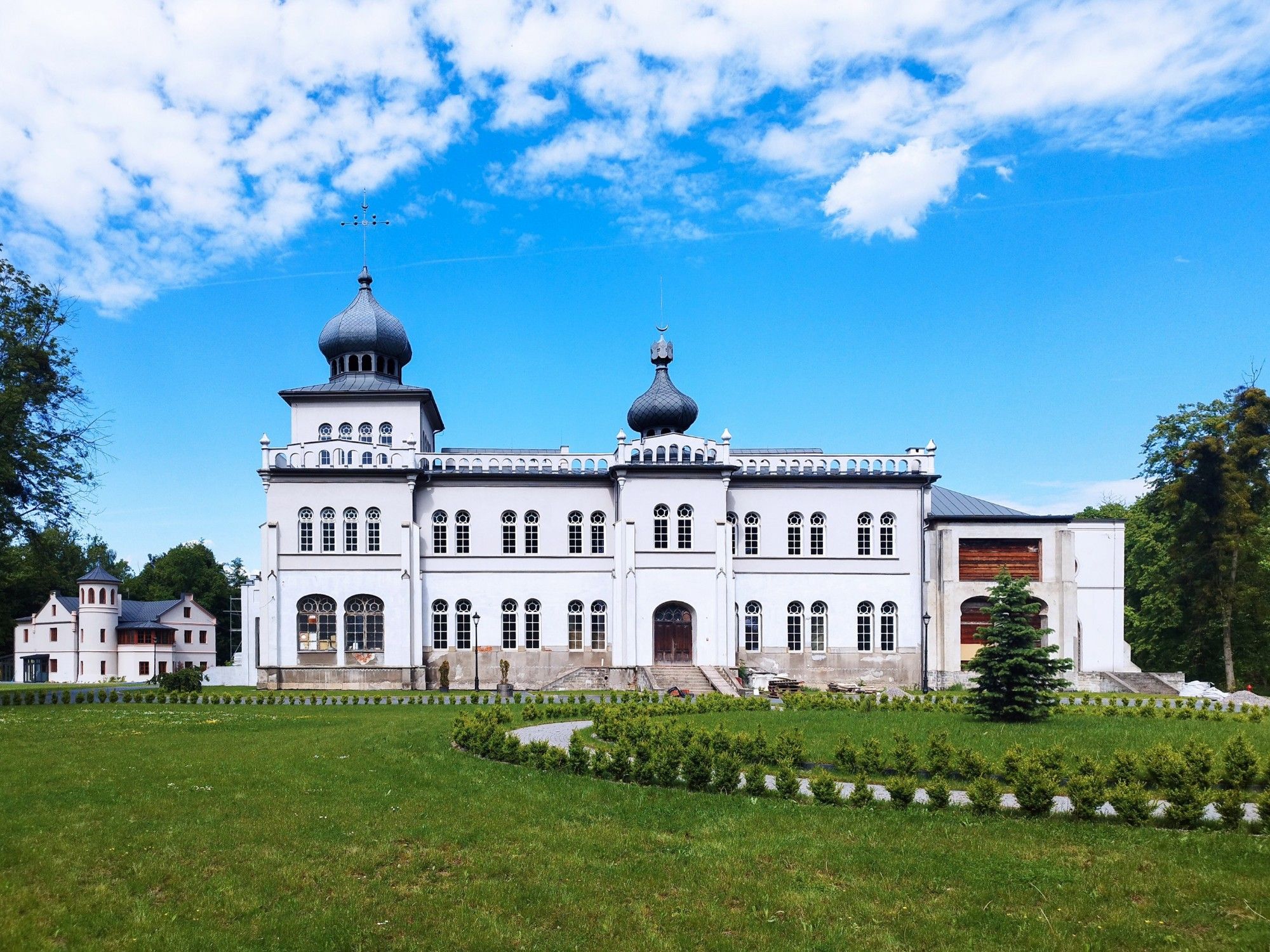 The palace and park complex in Osiek - 24,7 acres, Castle for sale