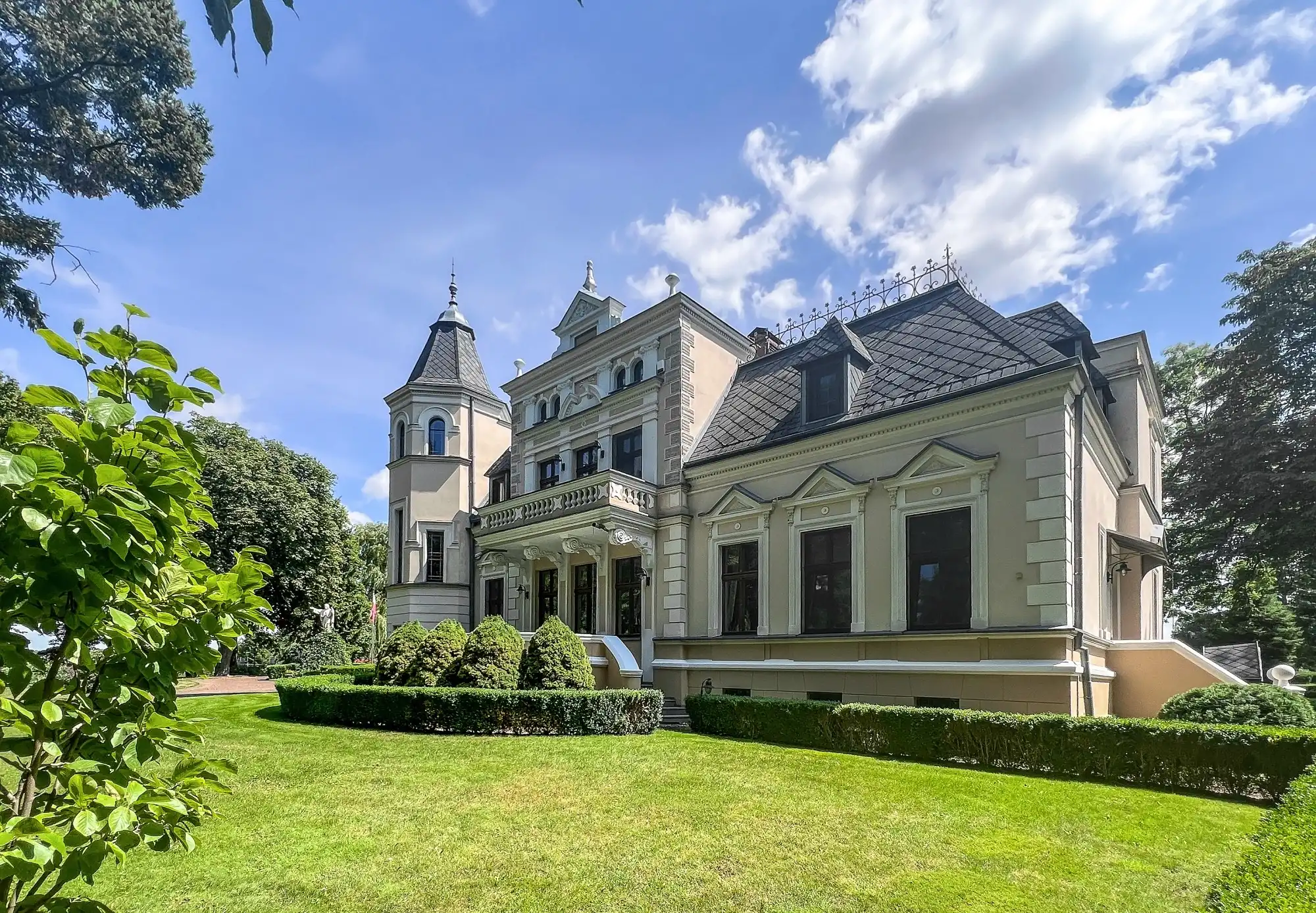 Photos Country manor with park and stables in Kuyavian-Pomeranian Voivodeship