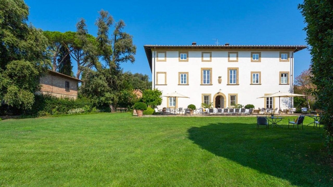Photos Grand Tuscany property with more than 790 acres in Chianti Pisano