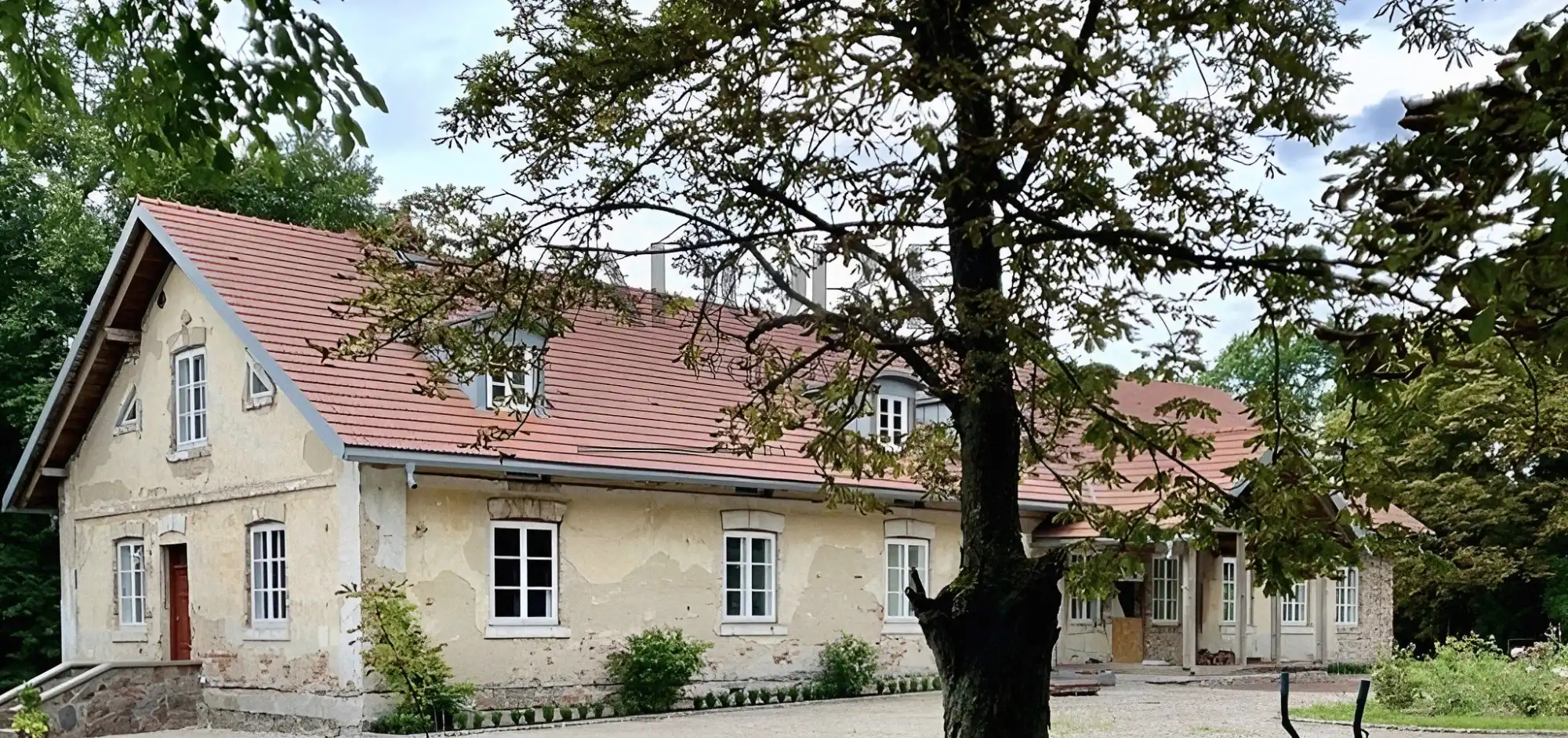 Photos Estate near Warsaw with small manor, guest cottages, ponds and development potential