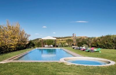 Historic Villa for sale Torrenieri, Tuscany, Image 33/41