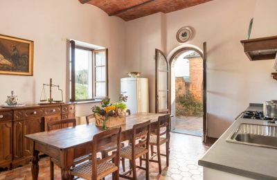 Historic Villa for sale Torrenieri, Tuscany, Kitchen