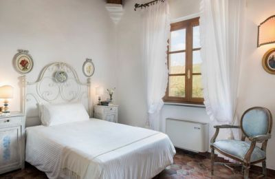 Historic Villa for sale Torrenieri, Tuscany, Guestroom