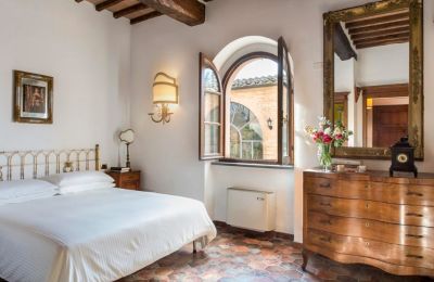 Historic Villa for sale Torrenieri, Tuscany, Image 18/41