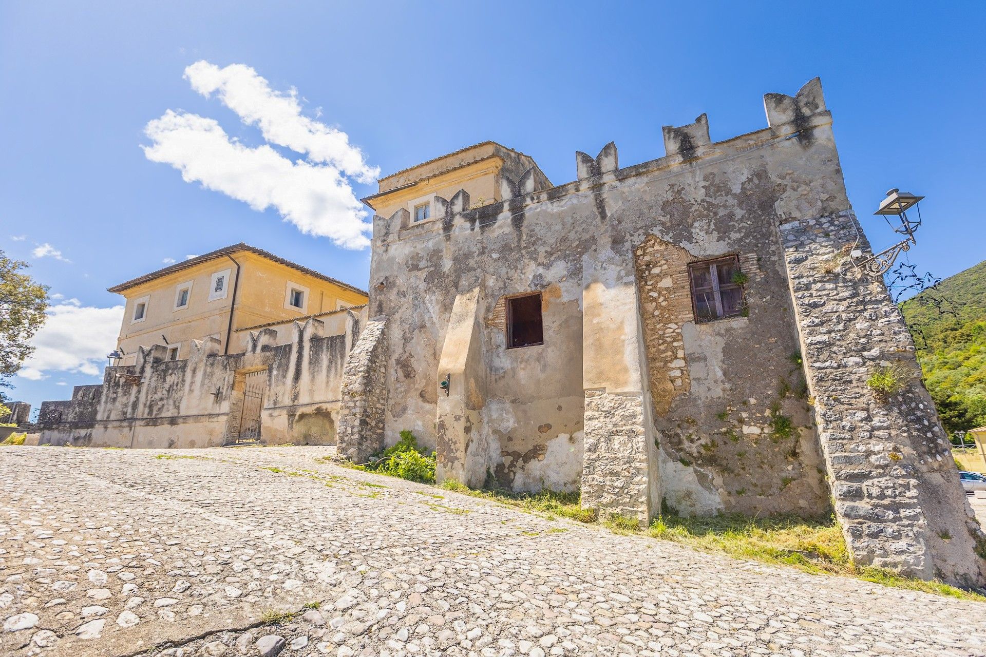 Photos Italian castle near Rome - Restoration project