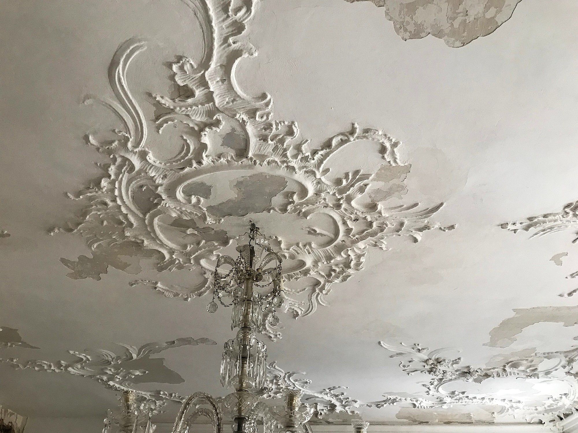 Photos Baroque castle for restoration in Tauber Valley