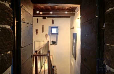 Country home for sale Cortona, Tuscany, Image 19/35