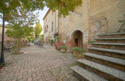 Country home for sale Lerchi, Umbria, Image 11/35