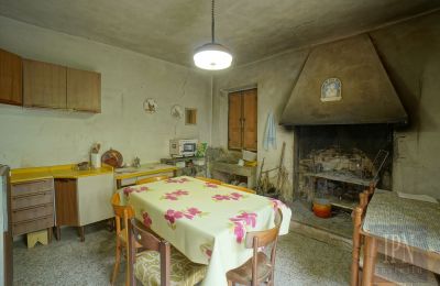 Historic villa for sale Monterchi, Tuscany, Image 15/24