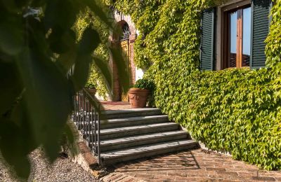 Historic property for sale Murlo, Tuscany, Image 3/49