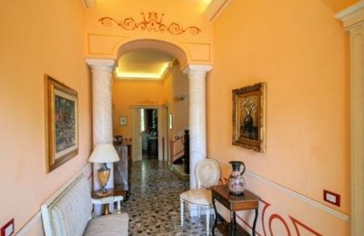 Historic Villa for sale Altopascio, Tuscany, Image 2/15