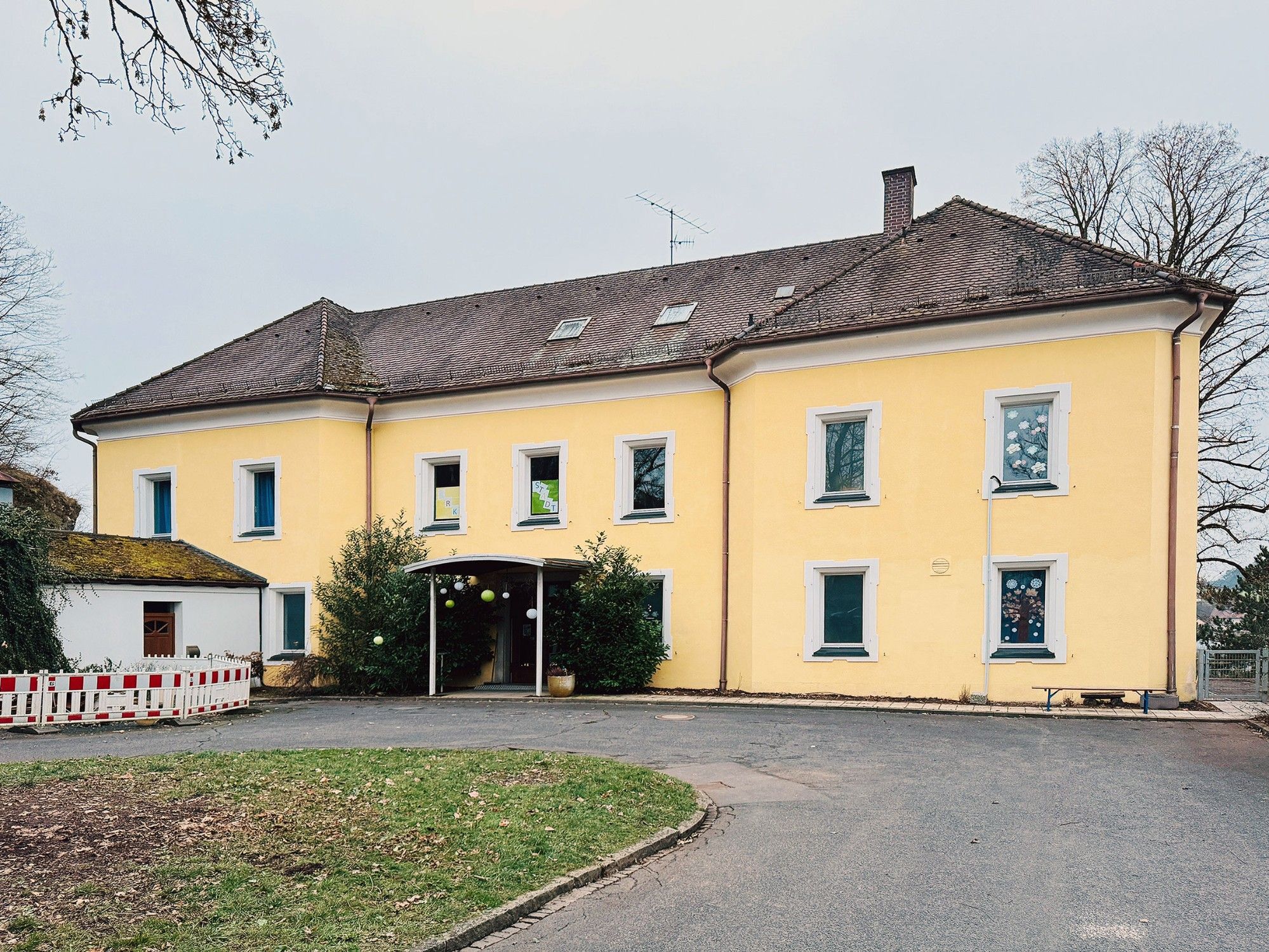 Photos Former castle in Sulzbach-Rosenberg, Bavaria - transformed into a school