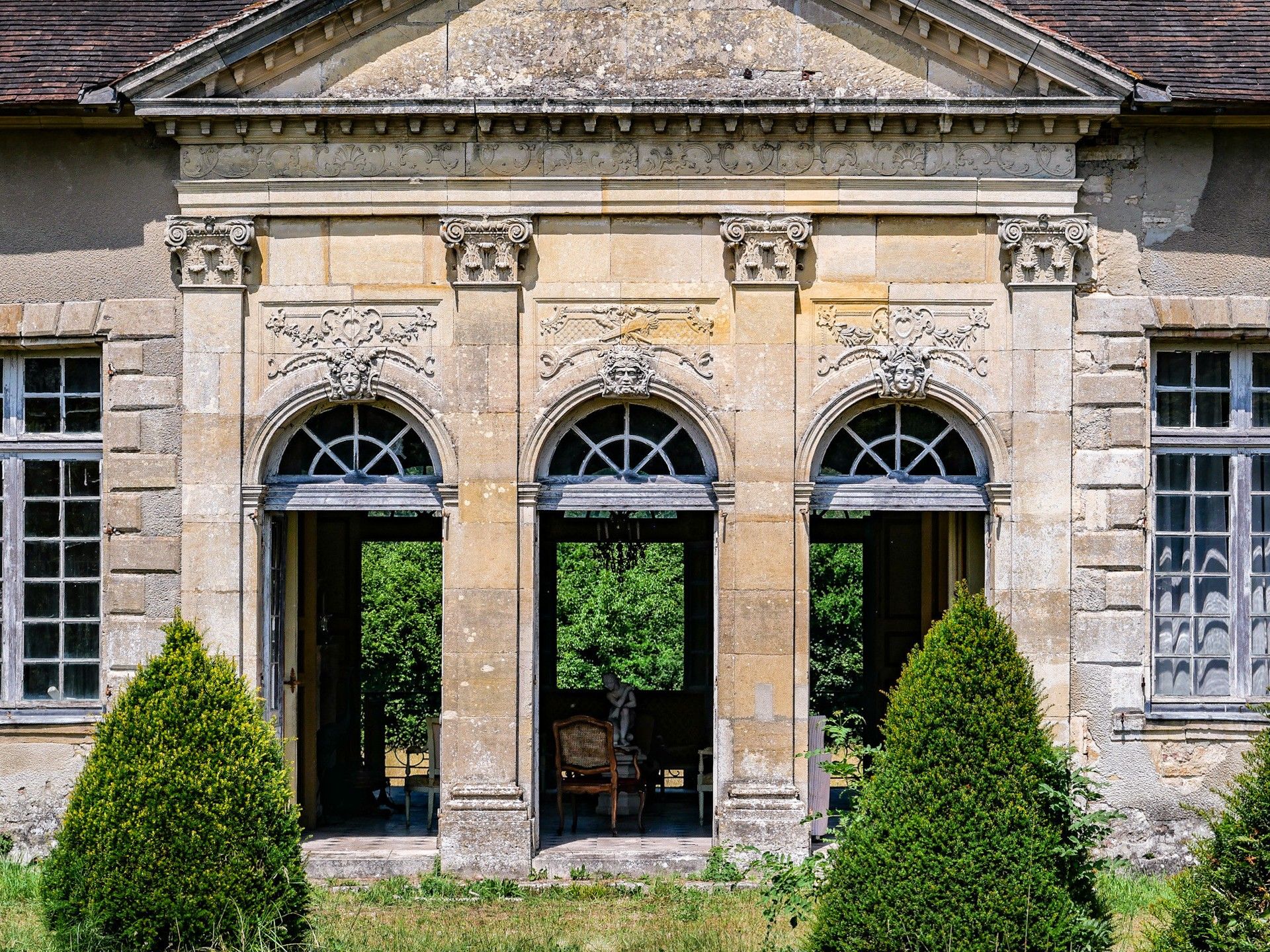 Photos Neoclassical château estate in Eastern France  - Unique french heritage property