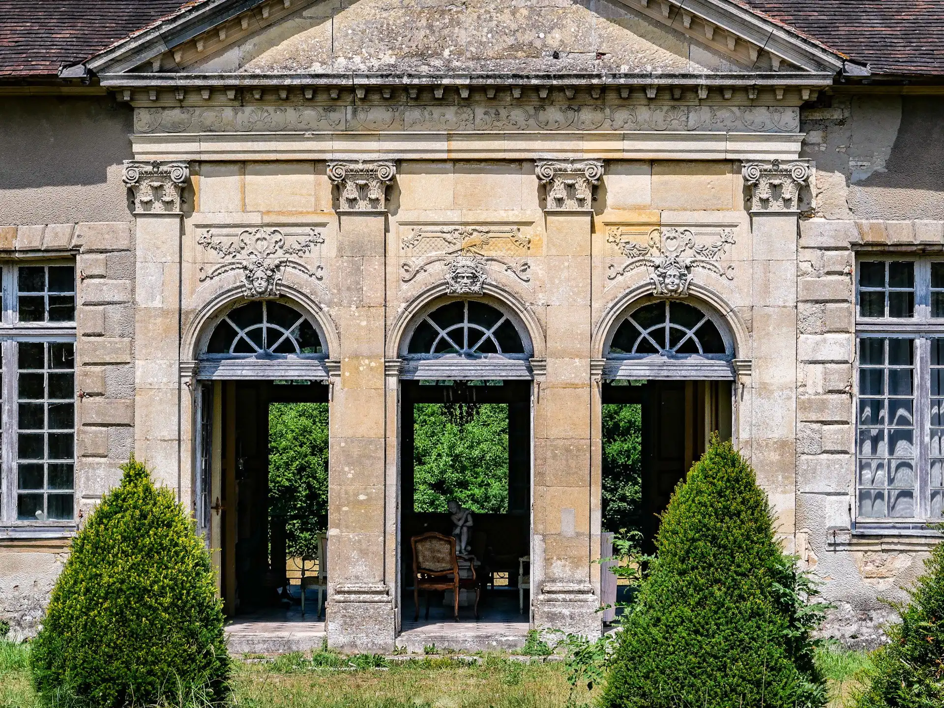 Photos Neoclassical château estate in Eastern France  - Unique french heritage property