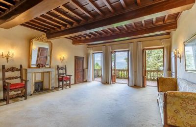 Historic Villa for sale Vicchio, Tuscany, Image 3/40