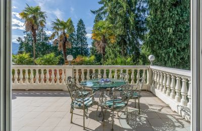 Historic Villa for sale Luino, Lombardy, Image 20/38