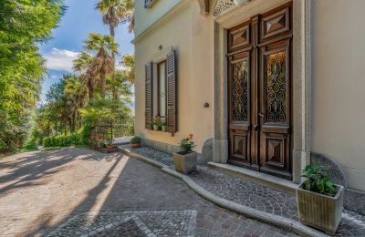 Historic Villa for sale Luino, Lombardy, Image 25/38
