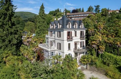 Historic Villa for sale Luino, Lombardy, Image 35/38