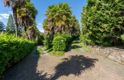 Historic Villa for sale Luino, Lombardy, Image 27/38
