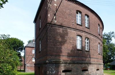 Historic property for sale Kędzierzyn-Koźle, Wyspa 3, Opole Region, Side view