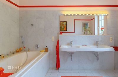 Historic Villa for sale Bonn, North Rhine-Westphalia, Badezimmer - KI generiert 