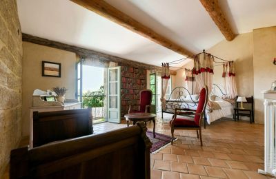Historic property for sale Uzès, Occitania, Image 21/34