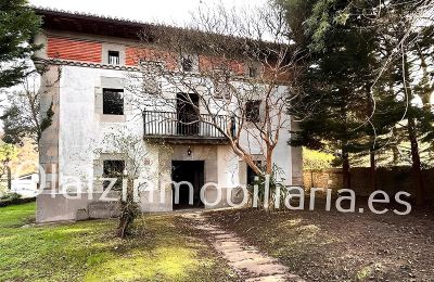 Manor House for sale Basque Country, Front view