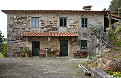 Historic property for sale Gondomar, Galicia, Side view