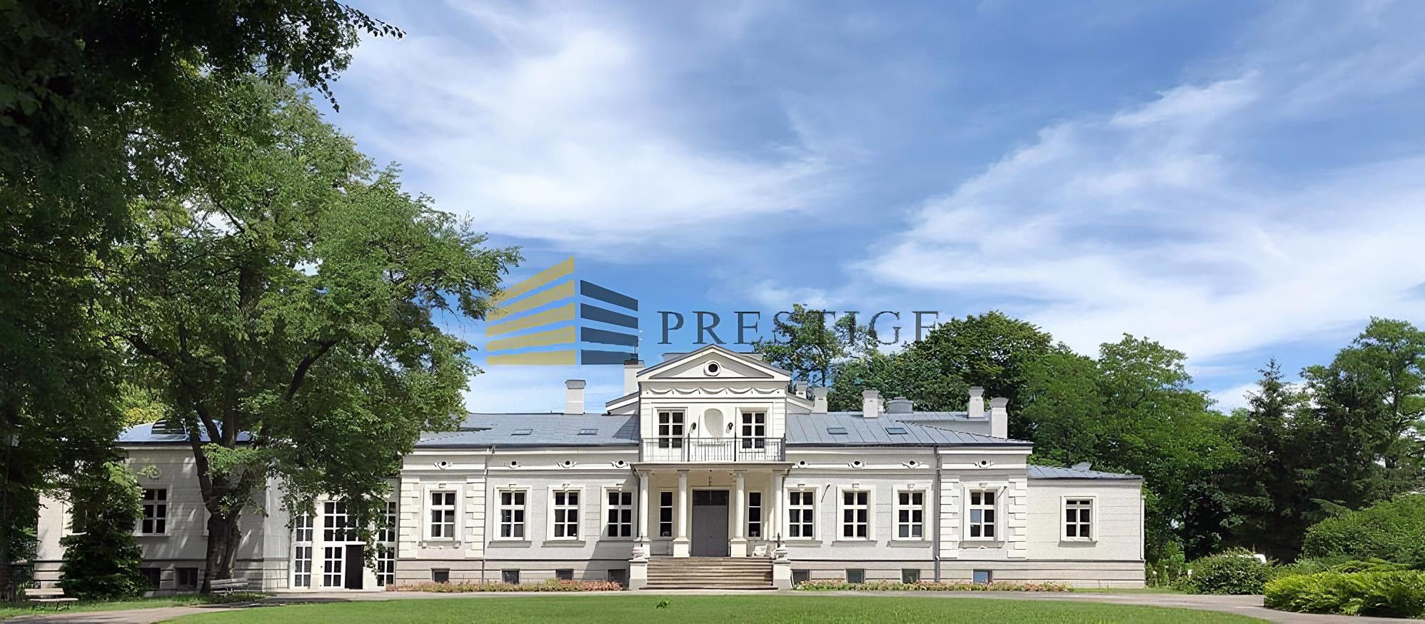 Photos Country Manor Near Southwest Warsaw Set Within a 38.5-Acre Estate