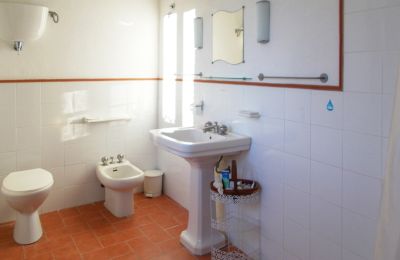 Country home for sale 06062 Città della Pieve, Umbria, Bathroom