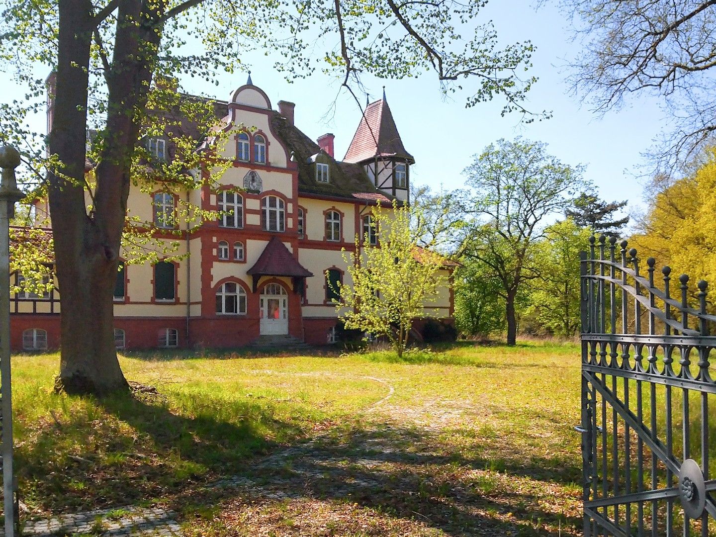 Photos Country manor in Saxony-Anhalt, West of Berlin - 7,4 acres