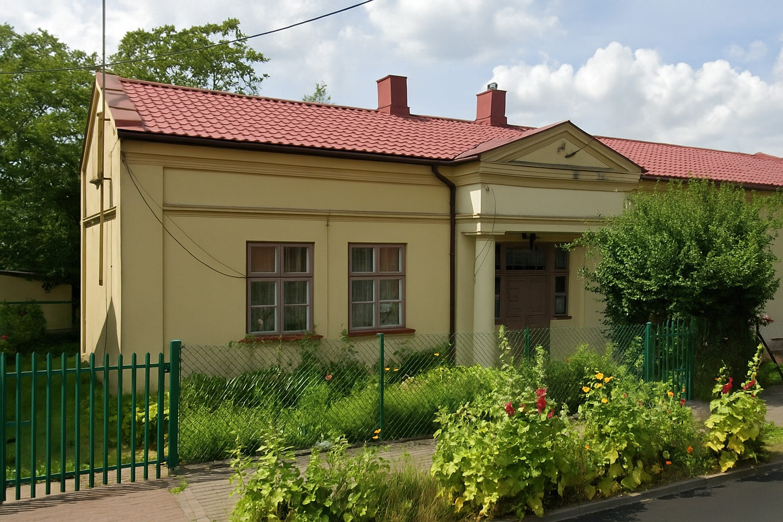 Photos Budget Price: Historic Home with Character