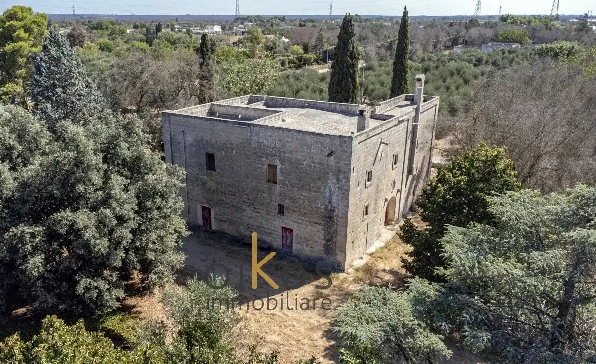 Photos Apulian country property ("Masseria") near Francavilla Fontana