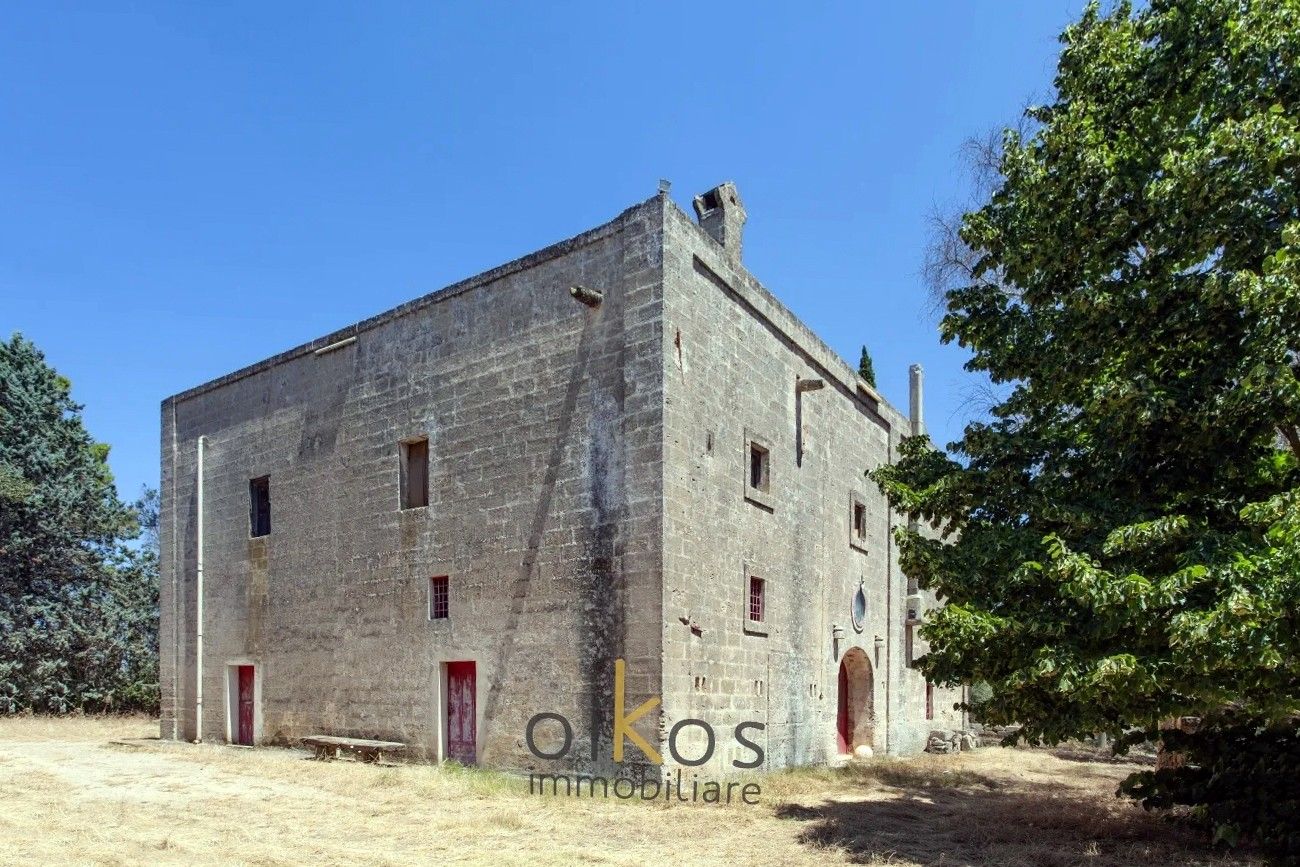Photos Apulian country property ("Masseria") Masseria near Francavilla Fontana