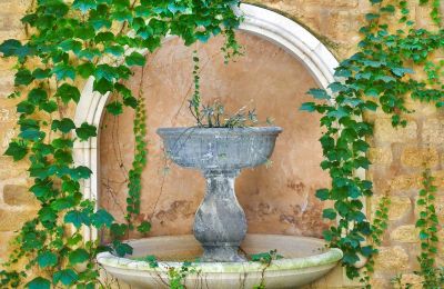 Historic property for sale Uzès, Occitania, Image 20/25